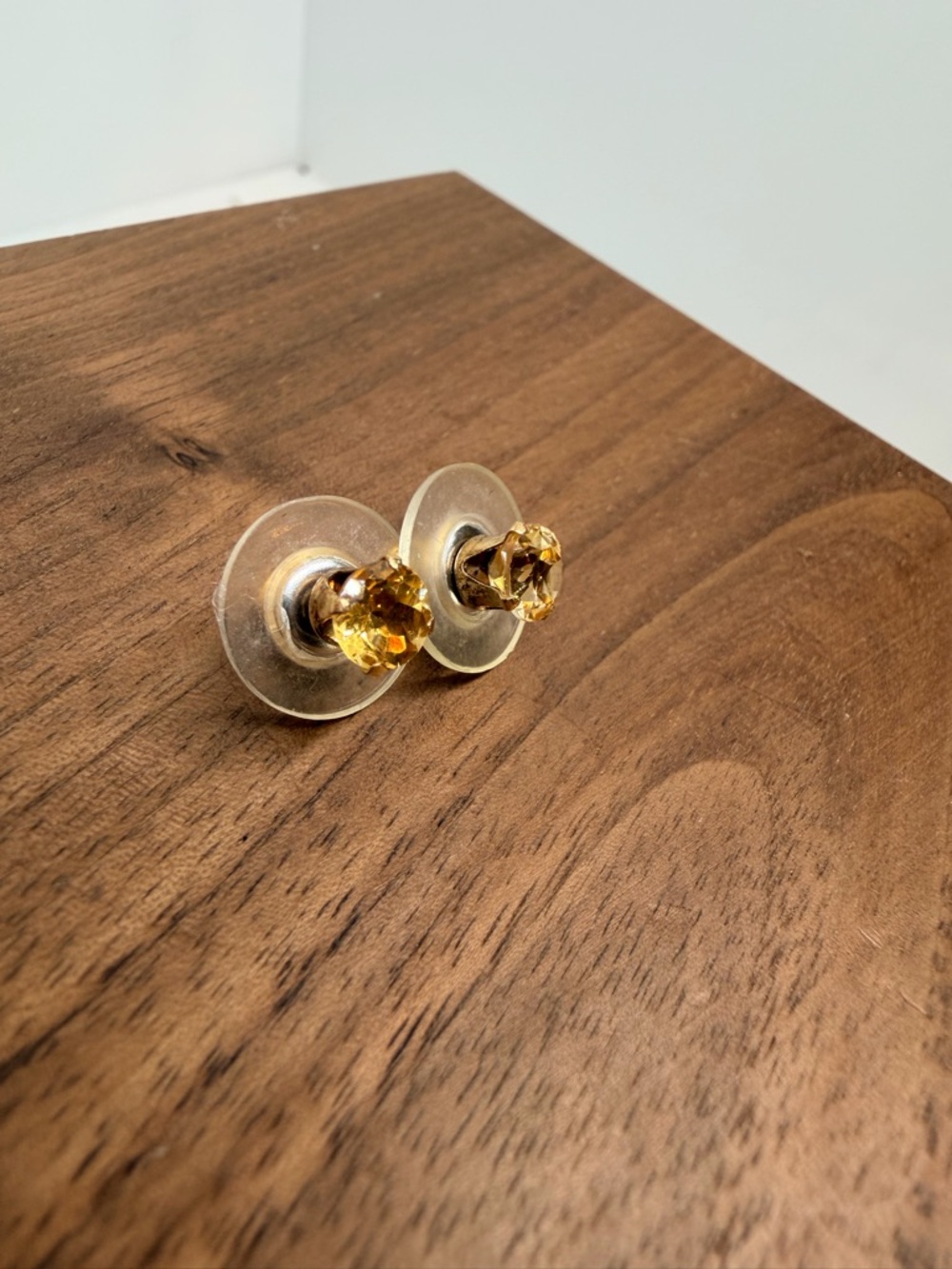 14k Gold 5mm Citrine Stud Earrings - Picture 4 of 7